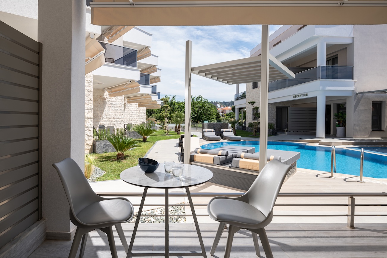 Tiara Holidays - Leon Villas - Deluxe Apartment - balcony